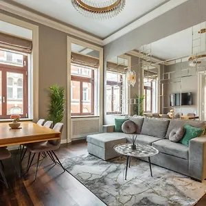  Apartamento Luxury With Balcony Next To The New York Cafe